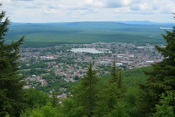 Inside Vermont: Insights from Natives and Newcomers